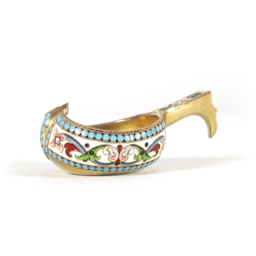 369 - AN EARLY 20TH CENTURY RUSSIAN SILVER GILT AND CLOISONNE ENAMEL KOVSH embellished with turquoise bead... 