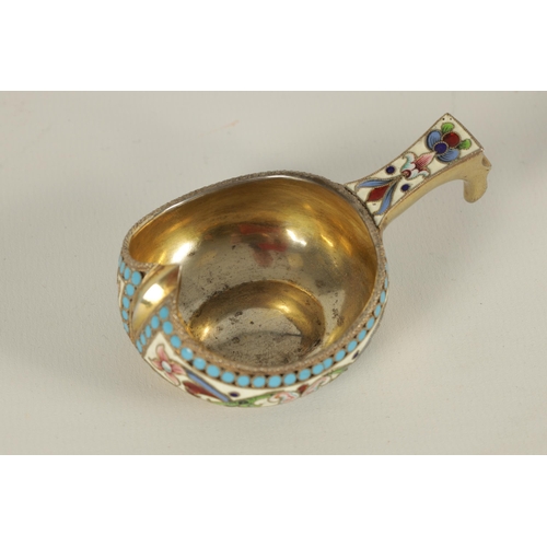 369 - AN EARLY 20TH CENTURY RUSSIAN SILVER GILT AND CLOISONNE ENAMEL KOVSH embellished with turquoise bead... 