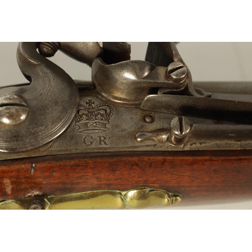 398 - AN EARLY 19TH CENTURY BROWN BESS FLINTLOCK RIFLE BY WILLIAM KETLAND with 42