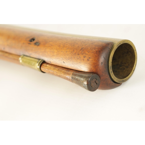 402 - I.H. WALDRON, LONDON. AN EARLY 19TH CENTURY BRASS BARRELLED FLINTLOCK BLUNDERBUSS having a splayed b... 