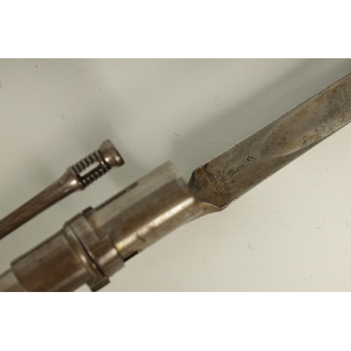 424 - A MID 19TH CENTURY ENFIELD 1859 PATTERN THREE BAND PERCUSSION MUSKET fitted a full stock with flat s... 