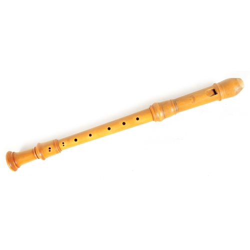 31 - A CASED WOBERLENDER ALTO RECORDER BY RICHARD PALM OF U.S.A. Made of boxwood with impressed makers ma... 