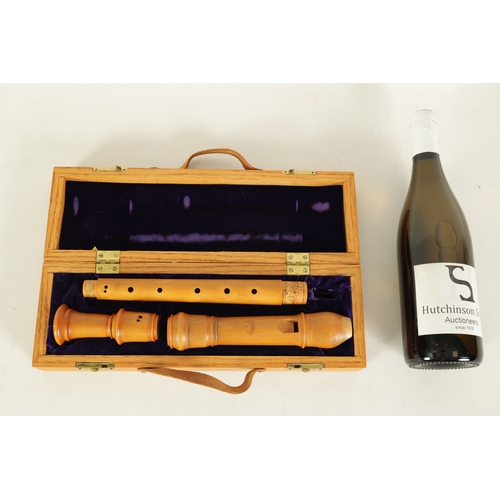 31 - A CASED WOBERLENDER ALTO RECORDER BY RICHARD PALM OF U.S.A. Made of boxwood with impressed makers ma... 