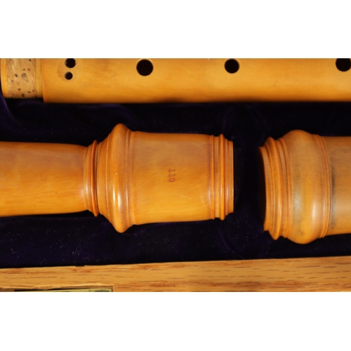 31 - A CASED WOBERLENDER ALTO RECORDER BY RICHARD PALM OF U.S.A. Made of boxwood with impressed makers ma... 