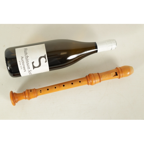 6 - A VON HUENE SOPRANO RECORDER turned in boxwood with impressed makers mark and 'E TERTON'(34.5cm over... 