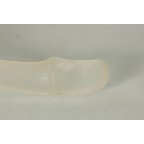 342 - A 19TH CENTURY CHINESE ROCK CRYSTAL PHALLUS (28.5cm overall )