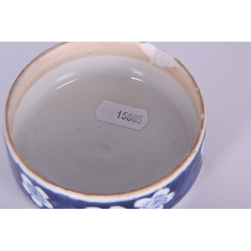 349 - AN 18TH/19TH CENTURY CHINESE BLUE AND WHITE GINGER JAR AND COVER painted with cloud-shaped panels co... 