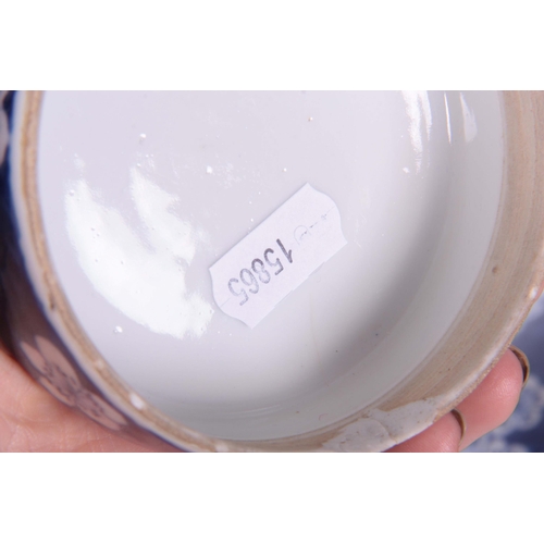 349 - AN 18TH/19TH CENTURY CHINESE BLUE AND WHITE GINGER JAR AND COVER painted with cloud-shaped panels co... 