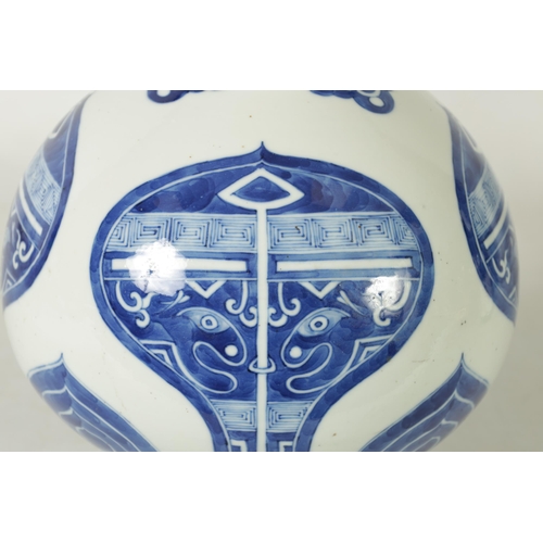 354 - A 19TH CENTURY CHINESE QING LONG KANGXI PERIOD UNDERGLAZED BLUE AND WHITE “GARLIC HEAD” BULBOUS VASE... 