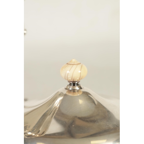 317 - AN EDWARD VII SILVER EGG CODDLER WITH IVORY FINIAL TO THE COVER of plain shallow covered form with f... 