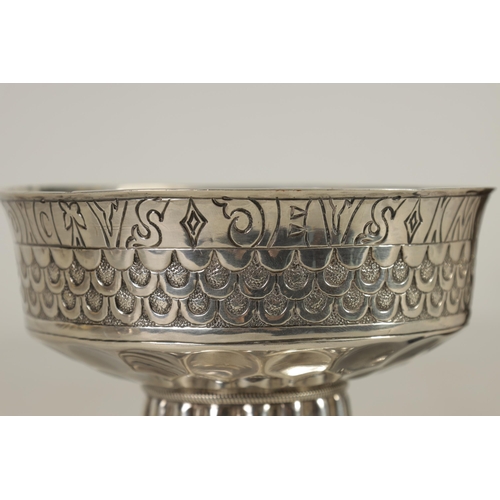 334 - AN EARLY 20TH-CENTURY TUDOR REVIVAL SILVER FOOTED CUP the large oval banded embossed spreading foot ... 