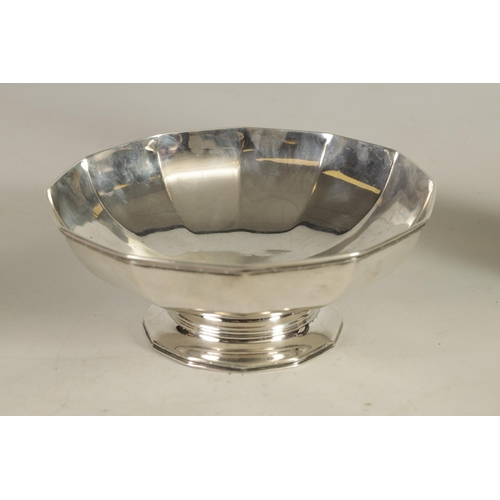 360 - A STERLING SILVER ART DECO STYLE FRUIT BOWL of plain faceted footed form. stamped B.B. & B Co. and n... 