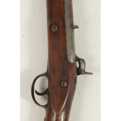 371 - A 19TH CENTURY PERCUSSION SERVICE CARBINE with sighted barrel, the full stock with steel stirrup ram... 