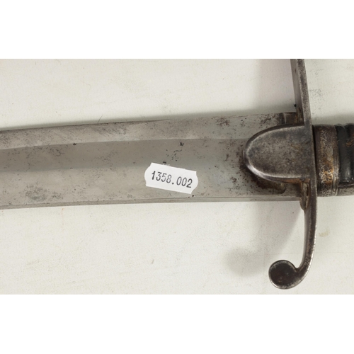 393 - A LIGHT DRAGOON TROOPER’S 1796 PATTERN SWORD with broad curved blade stamped 'Osborn' to the top fla... 