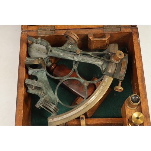 404 - HEATH & CO. LONDON. A LATE 19TH CENTURY BRASS FRAMED SEXTANT IN ORIGINAL MAHOGANY BOX of triple ring... 