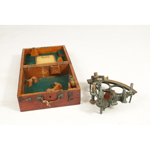 404 - HEATH & CO. LONDON. A LATE 19TH CENTURY BRASS FRAMED SEXTANT IN ORIGINAL MAHOGANY BOX of triple ring... 