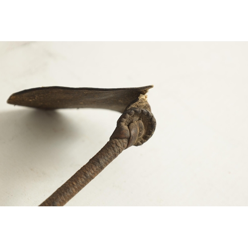 450 - AN EARLY 19TH CENTURY CAUCASIAN SILVER NIELLO AND LEATHER-BOUND FOLDING RIDING CROP the mounts with ... 