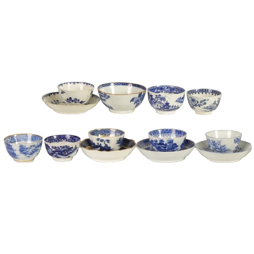 60 - A COLLECTION OF 18TH CENTURY BLUE AND WHITE CAUGLEY AND OTHER TEA BOWLS AND SAUCERS of varying patte... 