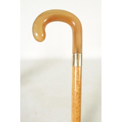 460 - A 1920’S 9CT GOLD MOUNTED HORN HANDLED WALKING STICK polished and with 9ct gold collar hallmarked Ja... 