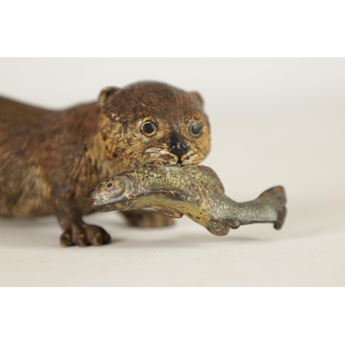 530 - A LATE 19TH-CENTURY BERGMAN COLD-PAINTED BRONZE SCULPTURE OF AN OTTER stamped beneath (17cm wide 4cm... 