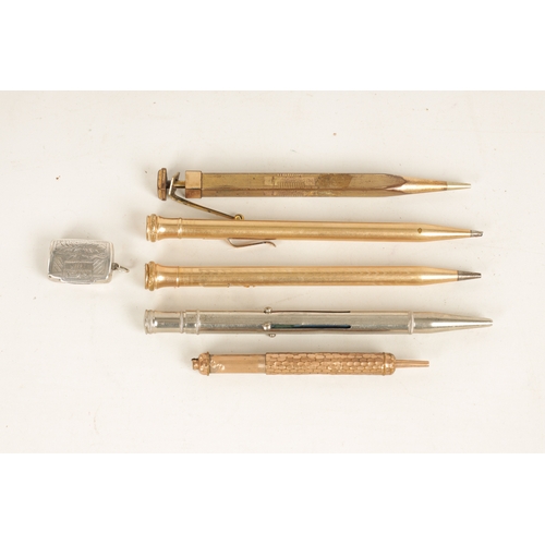 410 - A GEORGE IV SILVER VINAIGRETTE of rectangular form with foliate engraved decoration, the centre with... 