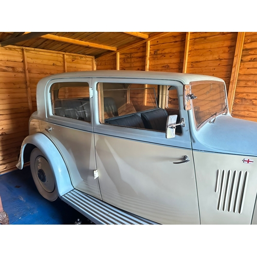 109 - A 1933 ROLLS-ROYCE 20/25 LIMOUSINE Registration no. WAS 268. Finished in a two-tone cream and baby b... 