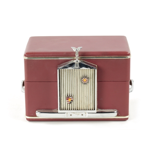 7a - A LATE 20TH CENTURY ROLLS ROYCE LIQIOUR DECANTER SET with chromed Rolls Royce radiator grill to the ... 