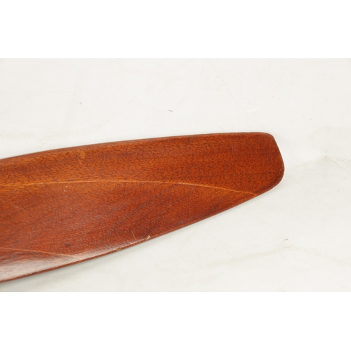 87a - AN 20TH CENTURY LAMINATED MAHOGANY PROPELLOR (138cm overall)