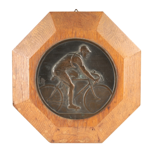 438 - OF CYCLING INTEREST. AN EARLY 20TH CENTURY BRONZE DEPICTING A CYCLER ON A RACING BIKE mounted on a o... 