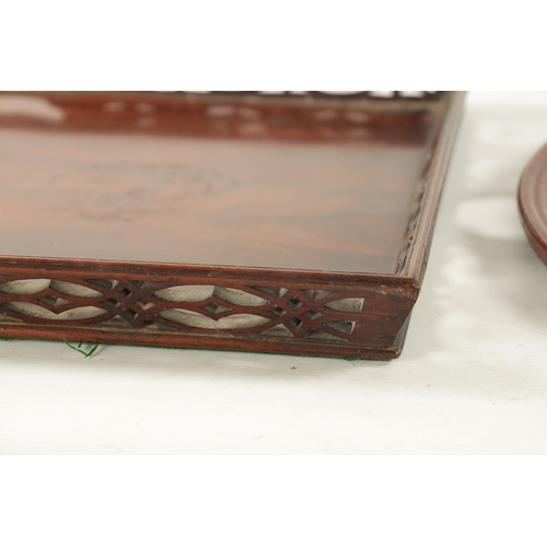 10 - AN 18TH CENTURY RECTANGULAR FRETTED GALLERY TRAY TOGETHER WITH A MAHOGANY CIRCULAR TOP (65.5cm wide ... 