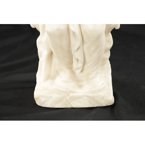 125 - A 17TH CENTURY CARVED WHITE MARBLE SCULPTURE OF MADONNA AND CHILD (38cm high)