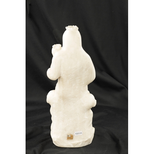 125 - A 17TH CENTURY CARVED WHITE MARBLE SCULPTURE OF MADONNA AND CHILD (38cm high)