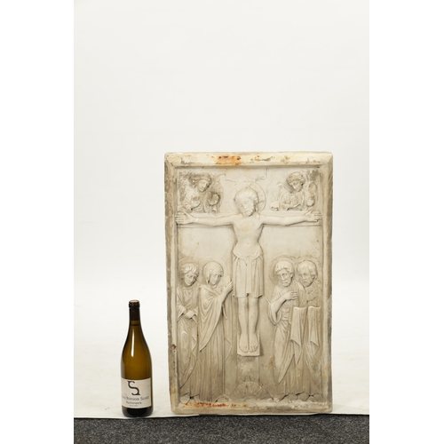 128 - A FINE 19TH CENTURY CARVED CARREA MARBLE PLAQUE DEPICTING THE CRUCIFIXION (42cm wide 69cm high)