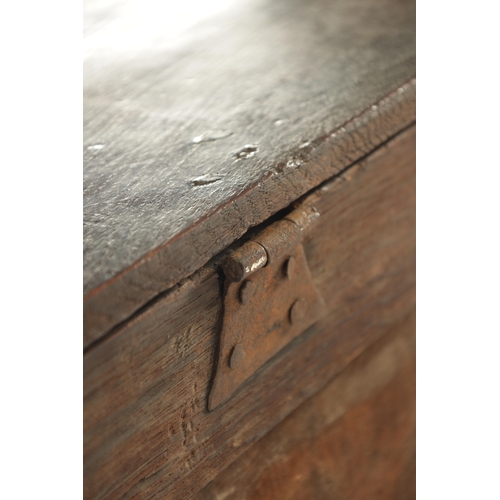 428 - AN UNUSUAL 17TH CENTURY JACOBEAN MOULDED FRONT OAK CHEST OF DRAWERS with hinged top above three moul... 