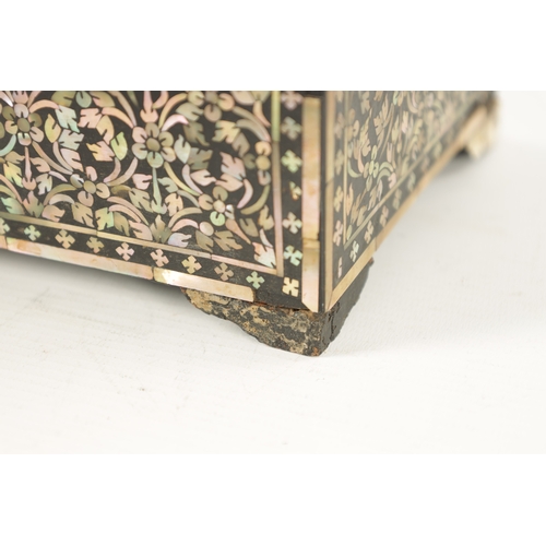 504 - A RARE 17TH/18TH CENTURY INDO PORTUGUESE INLAID CASKET Finely decorated with abalone shell inlay and... 