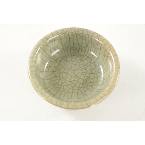 514 - A CHINESE CELADON CRACKLE GLAZED BOWL (13cm diameter 5cm high )