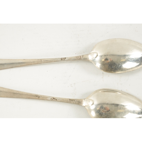 725 - A SET OF SIX GEORGE III IRISH SILVER DESSERT SPOONS John Kelly, Dublin. 1781. Together with a SET OF... 