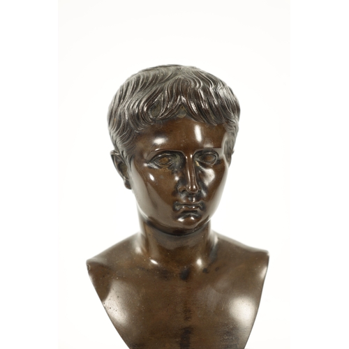 1005 - A 19TH CENTURY GRAND TOUR BRONZE BUST mounted on a veined marble socle base (24cm high )