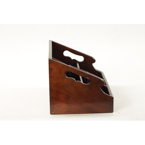 1071 - AN UNUSUAL GEORGE III MAHOGANY DESK TIDY with shaped side handles and compartments (25.5cm wide 18.5... 