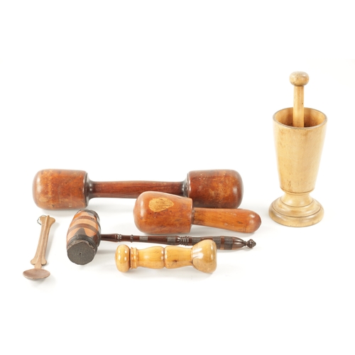 1092 - A COLLECTION OF VARIOUS TURNED WOOD AND TREEN ITEMS comprising A large Lignum Vitae ribbed MALLET wi... 