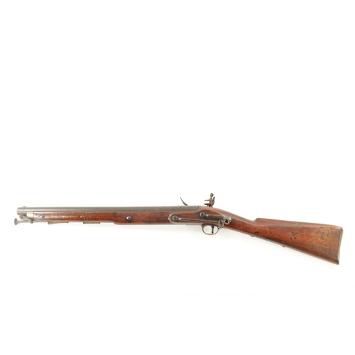 806 - A BRITISH HEAVY CAVALRY FLINTLOCK CARBINE BY TOWER having a browned sighted barrel, flat bevelled lo... 