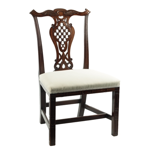 1501 - A GEORGE III MAHOGANY CHIPPENDALE STYLE SIDE CHAIR the leaf carved shaped back with pierced back spl... 