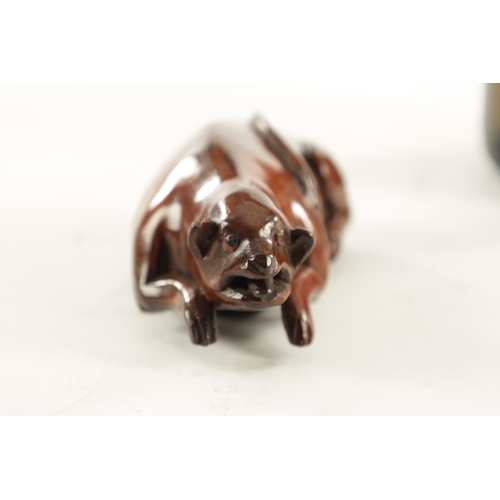 105 - A 19TH CENTURY JAPANESE CARVED HARDWOOD SNUFF BOX formed as a Rat (10cm wide )