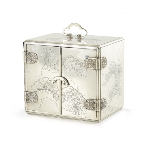 121 - A JAPANESE MEIJI PERIOD SILVER AND LACQUER JEWELLERY BOX the sides and top engraved with chrysanthem... 