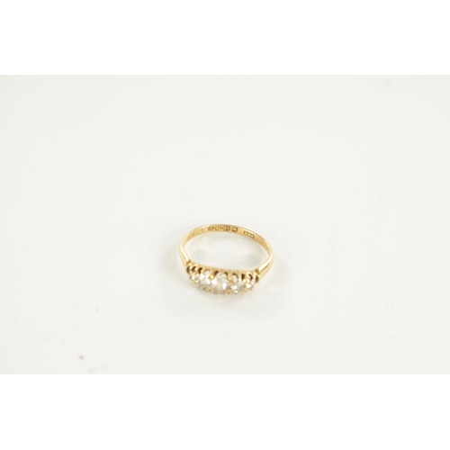 333 - A LADIES VINTAGE 18CT GOLD FIVE STONE DIAMOND RING Graduating in size on claw setting, total weight ... 