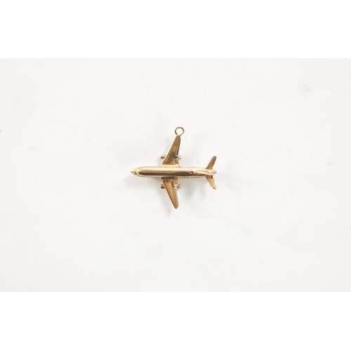 357 - A 9CT GOLD BOEING 737 PENDANT modelled as an aircraft with loop suspension, hallmarked P & M, circa ... 