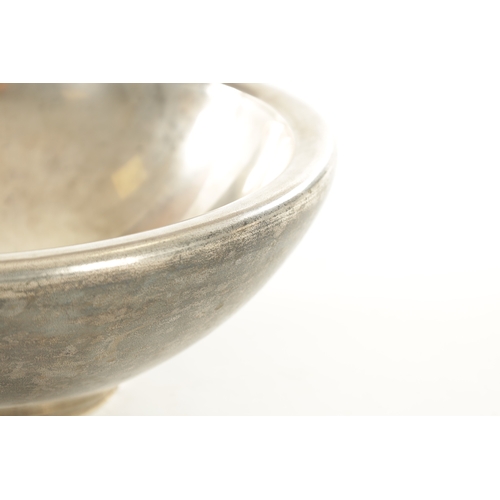 467 - A STYLISH 20TH CENTURY ITALIAN SILVER BOWL BY M. BUCCELLATI of simple form with textured outer edge ... 