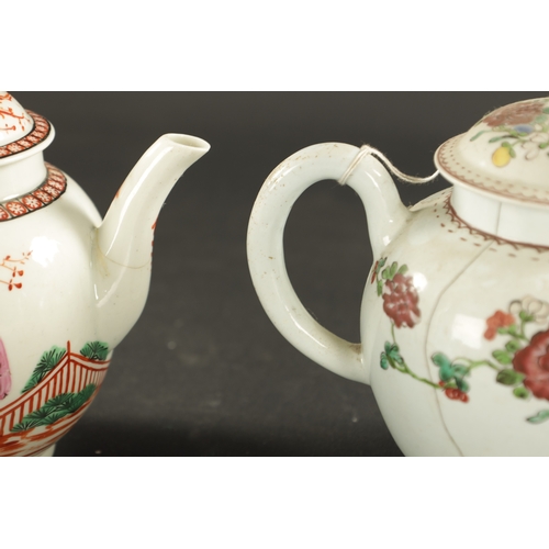 104 - THREE MID 18TH CENTURY WORCESTER TEAPOTS AND A CHAFFERS LIVERPOOL TEAPOT (15cm high and smaller)