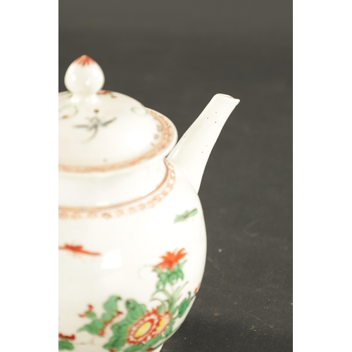 105 - A LATE 18TH CENTURY PLYMOUTH PORCELAIN TEAPOT (14.5cm high)