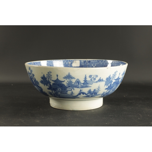 174 - A LARGE EARLY 19TH CENTURY PEARLWARE BOWL printed with a willow pattern and eight plates. (28cm diam... 